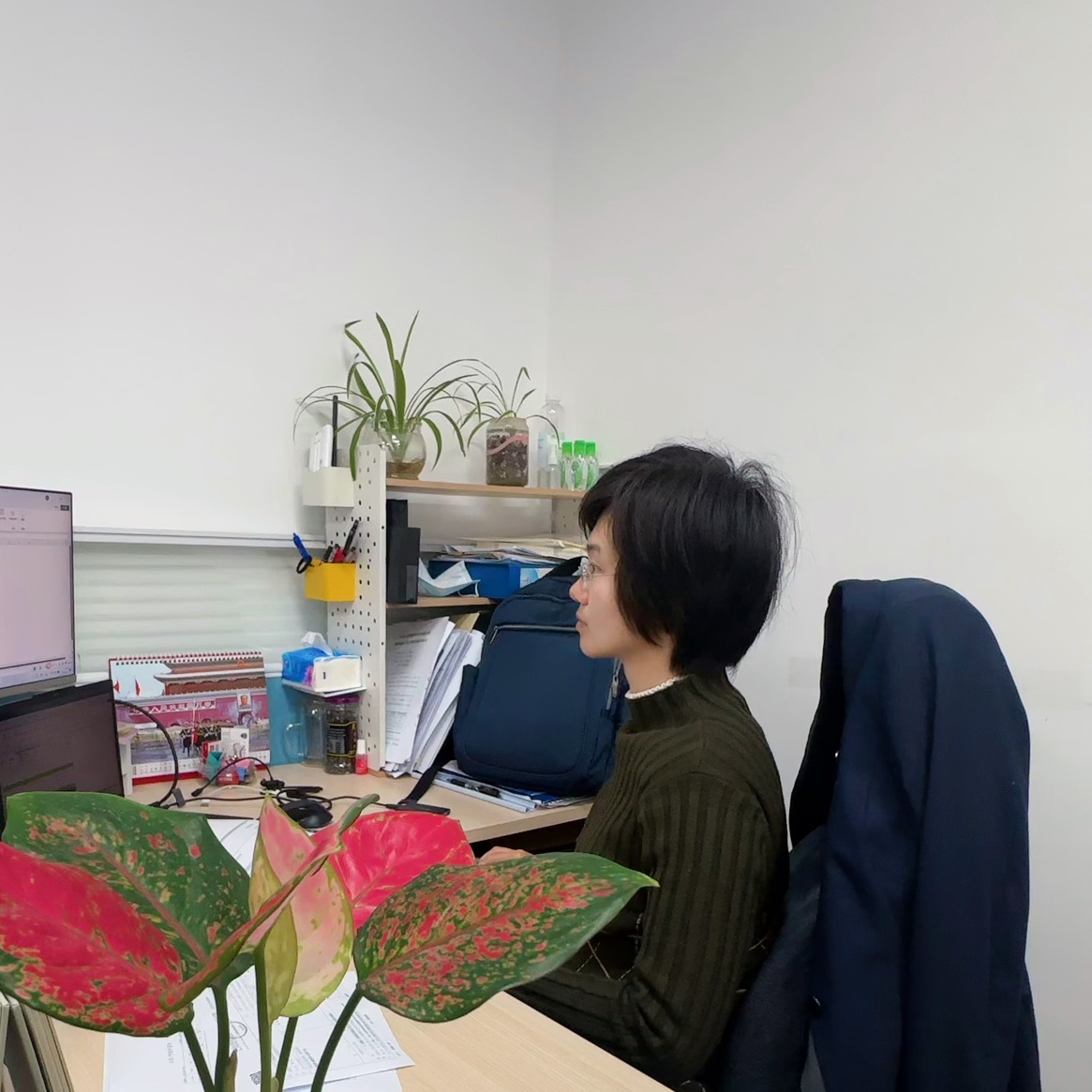 1742174925278458.jpg 李敏贤工作照片.jpg