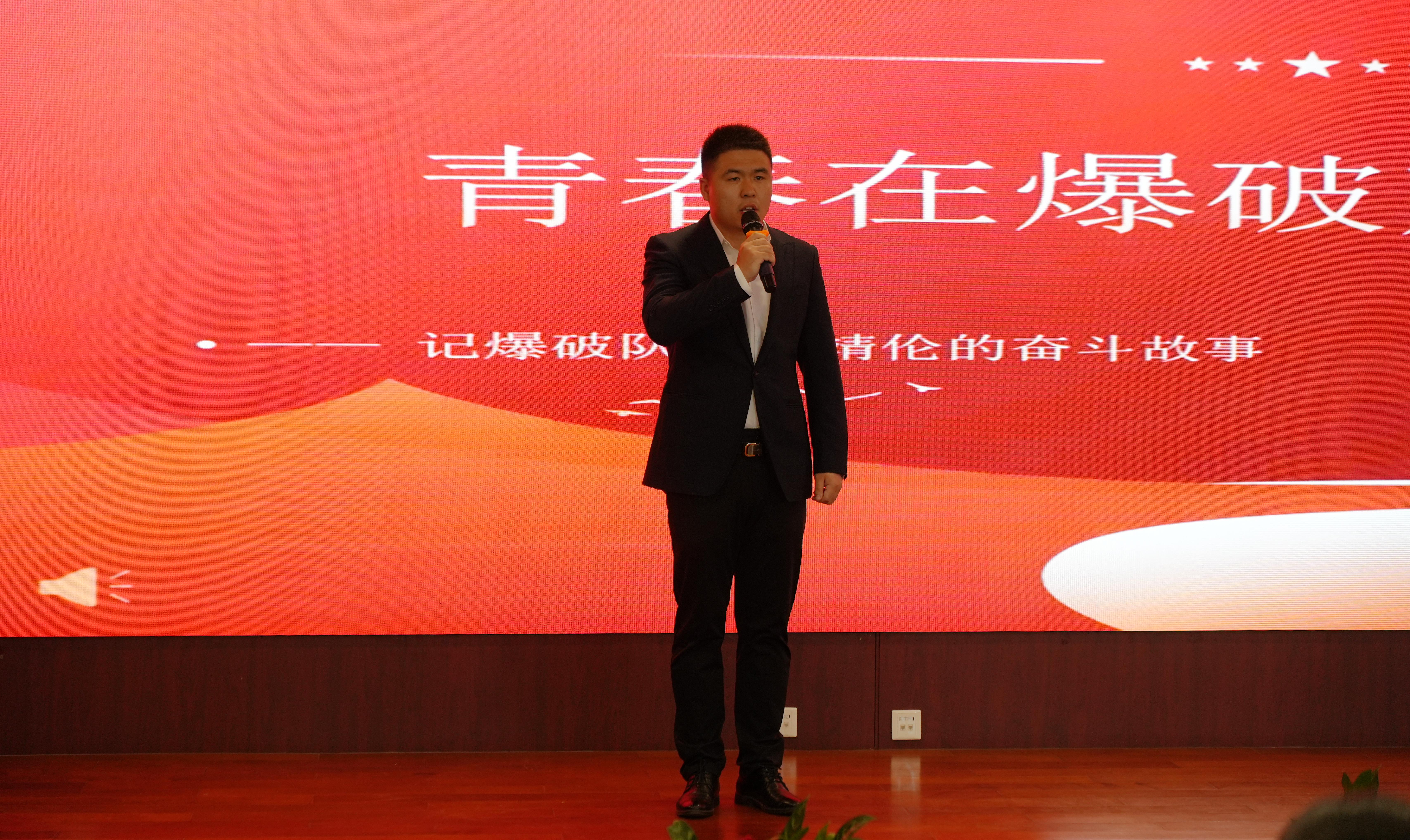 1748931802226261.jpg 李英辉(1).jpg