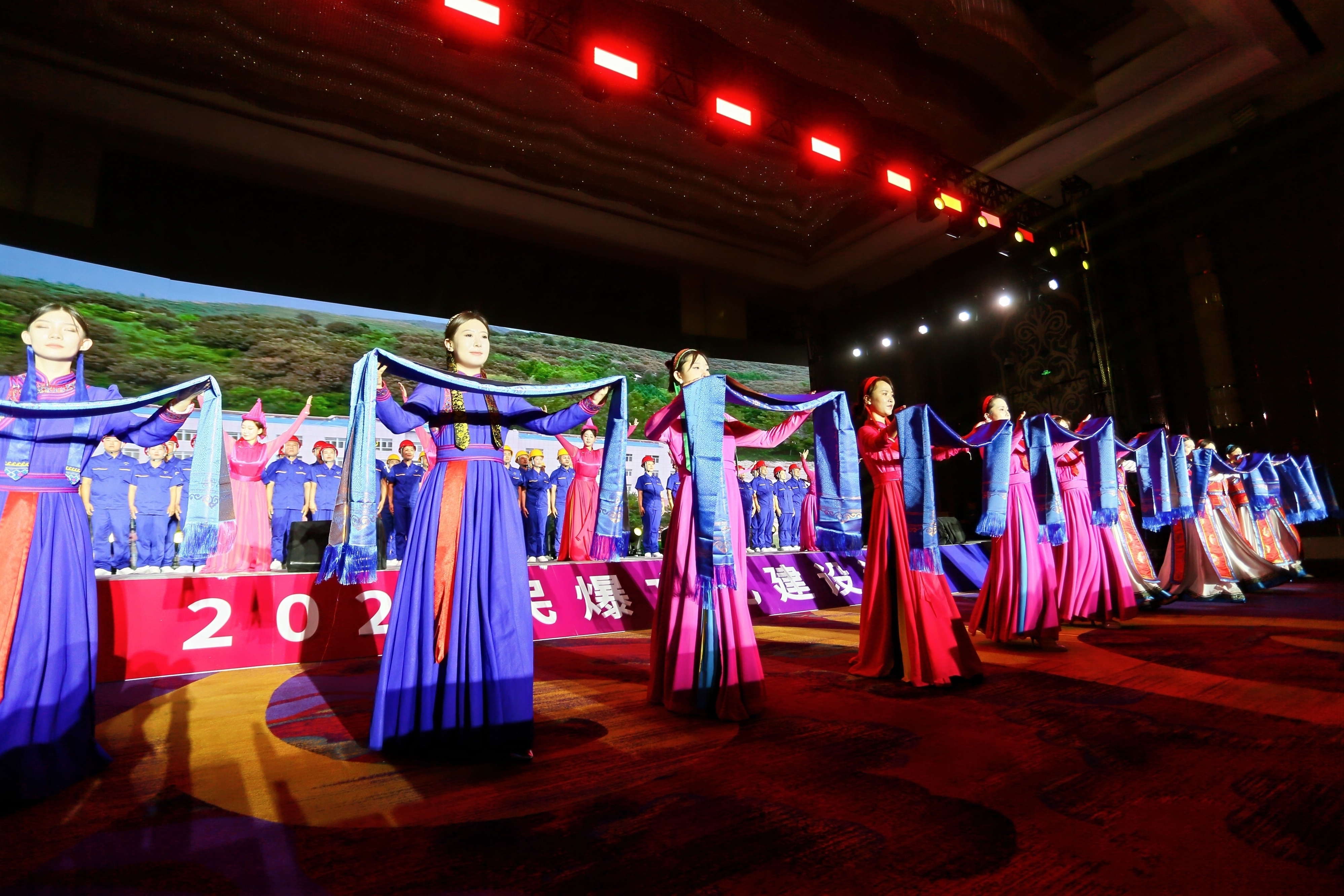 1755824263437375.jpg 吉安演出01.jpg