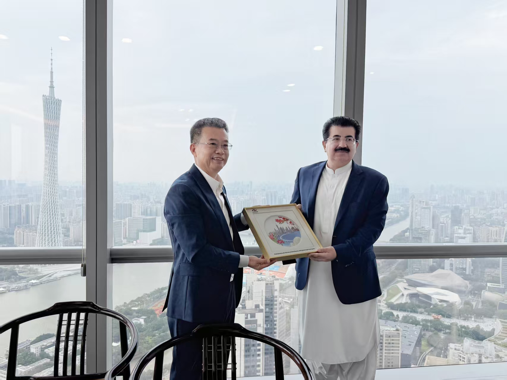 1762305226234351.jpg 0d8874eff85af069d5748110340d38f7.jpg