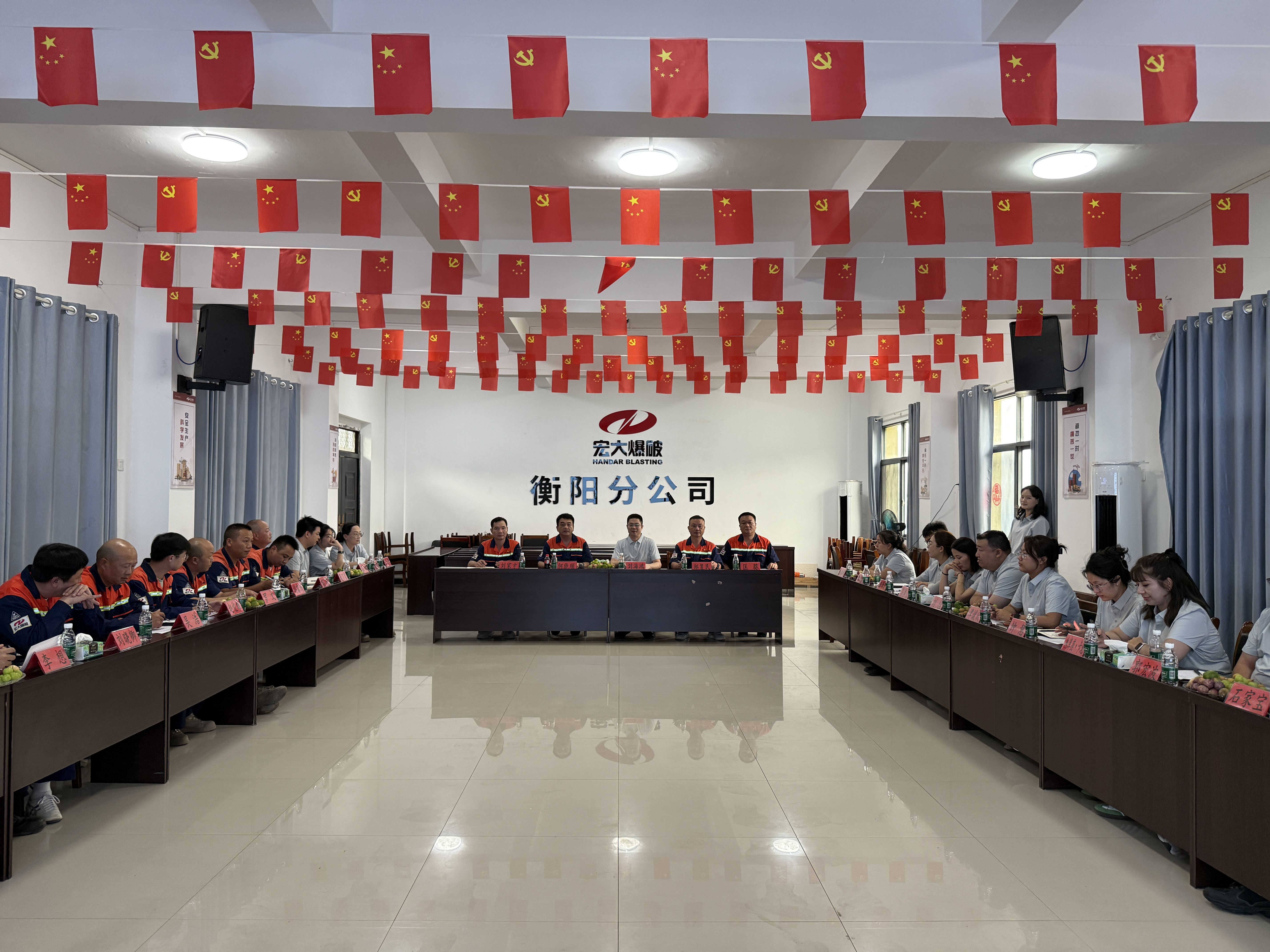 1788331162528891.jpg 座谈1.jpg